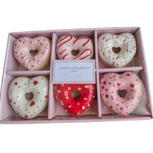 NIB Cupcakes & Cashmere Set of 6 Ceramic Valentine Heart Shaped Donut Decor